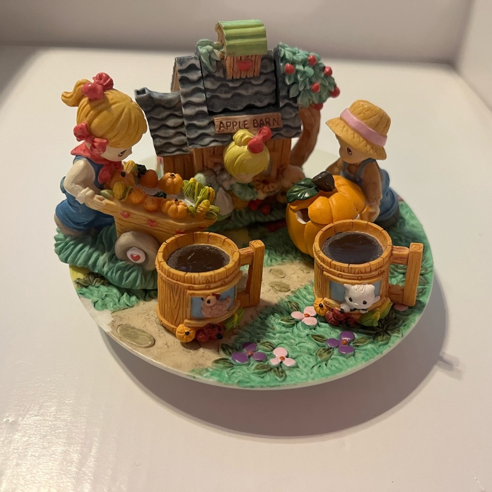 Precious Moments Country Lane 9 piece tea set. In perfect condition!